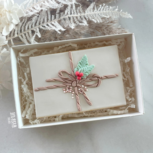 Present Twine Bow Debosser Stamp