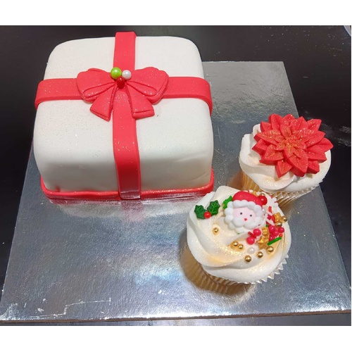 Fondant Covered Christmas Cake Decorating Class